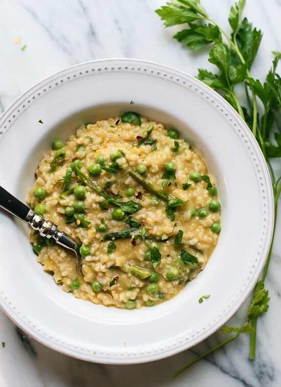 Simple springtime risotto, minimal stirring required! - cookieandkate.com 