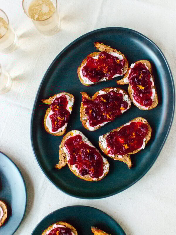cranberry sauce goat cheese crostini recipe