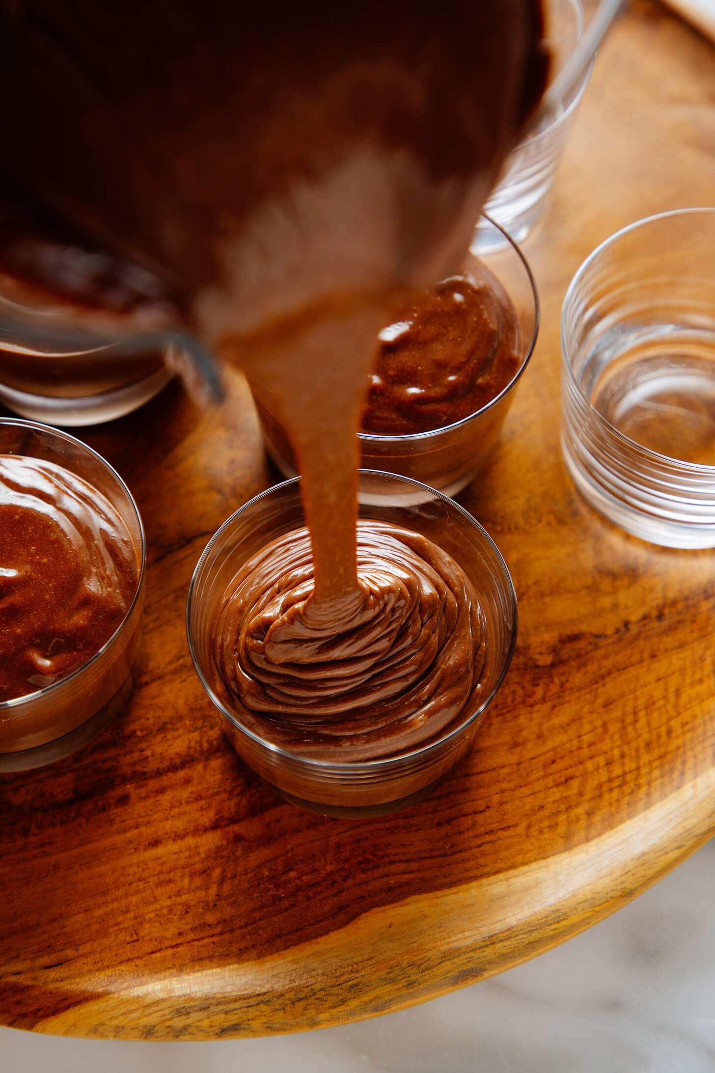 pouring pots de crème